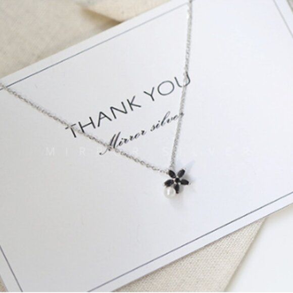 NEW 925 Sterling Silver Pearl Flower Necklace - Picture 3 of 6